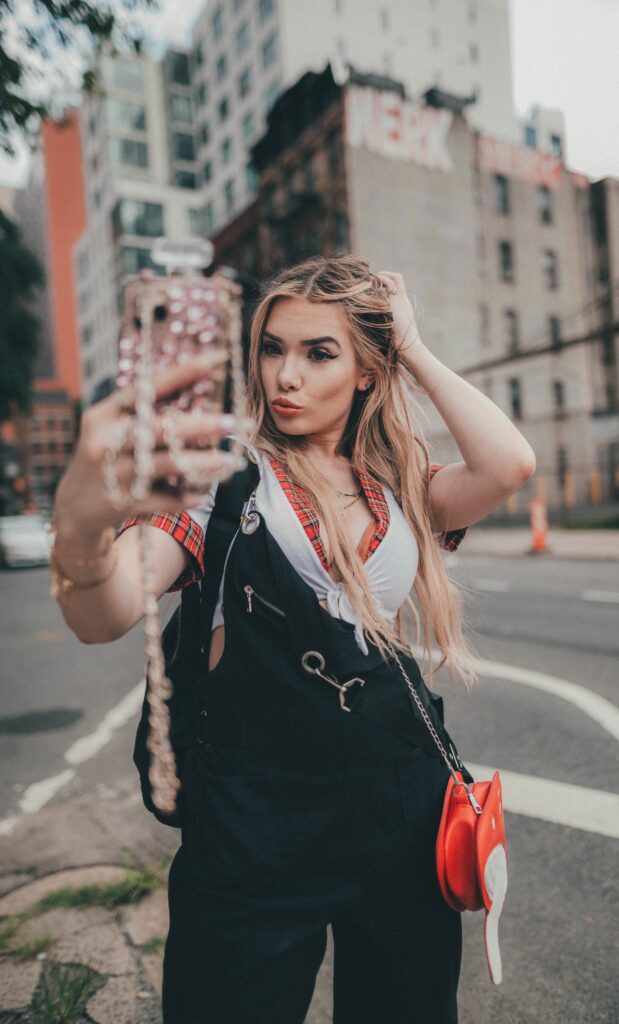 Birthday Wishes for Selfie Queen